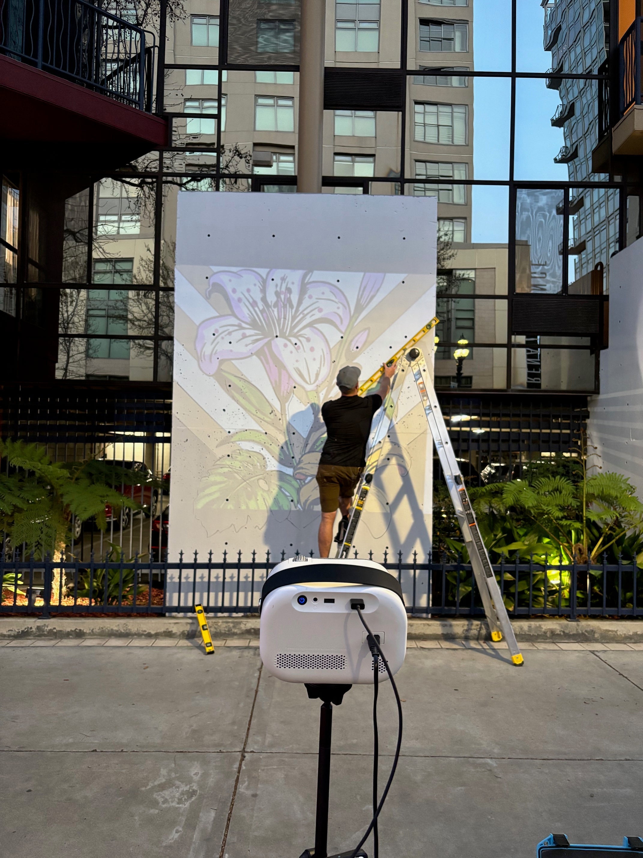 How Artists Can Use Smart Projectors for Large-Scale Tracing & Mural Design - Lumi Labs, Inc.